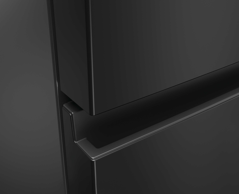 Haier 3D Series 3 HTR3518ENMTK 60/40 Frost Free Fridge Freezer Black - Clearance