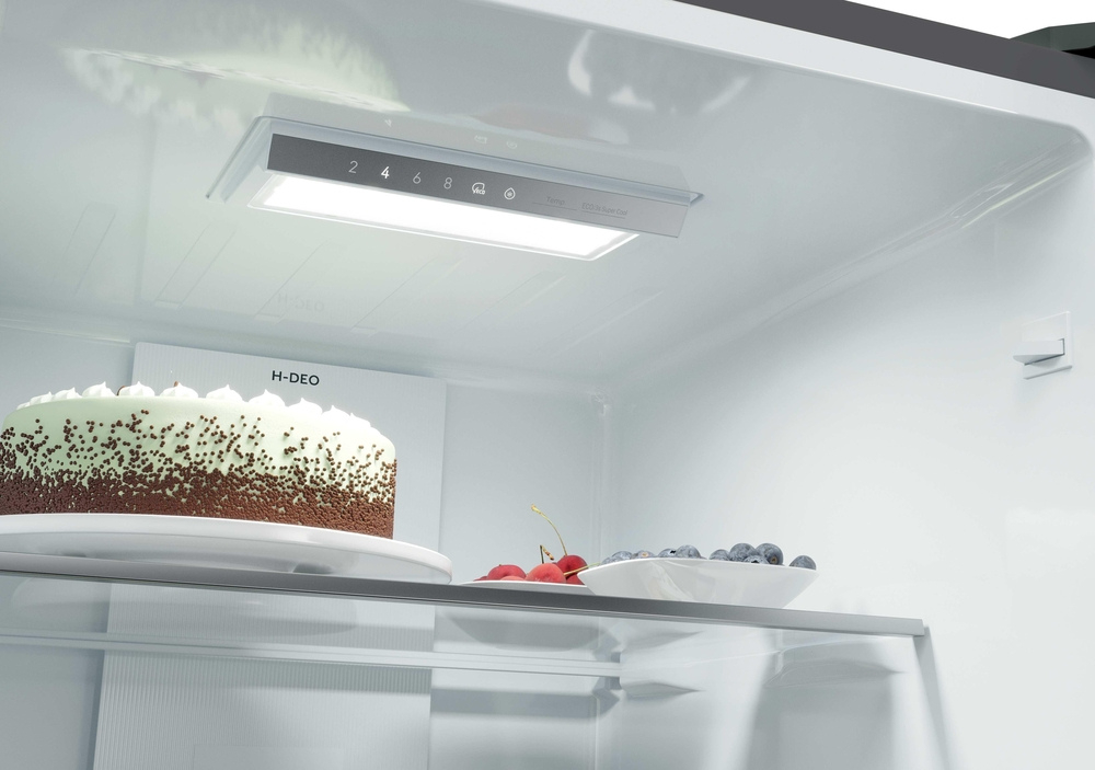 Haier 3D Series 3 HTR3518ENMTK 60/40 Frost Free Fridge Freezer Black - Clearance